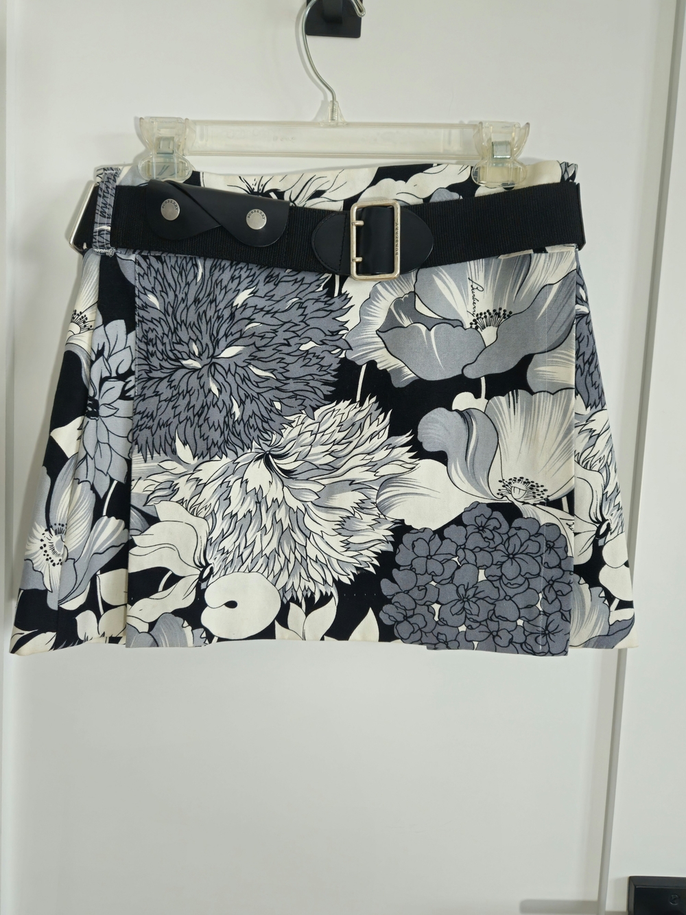NWOT Burberry Vintage Floral Wrap Mini skirt